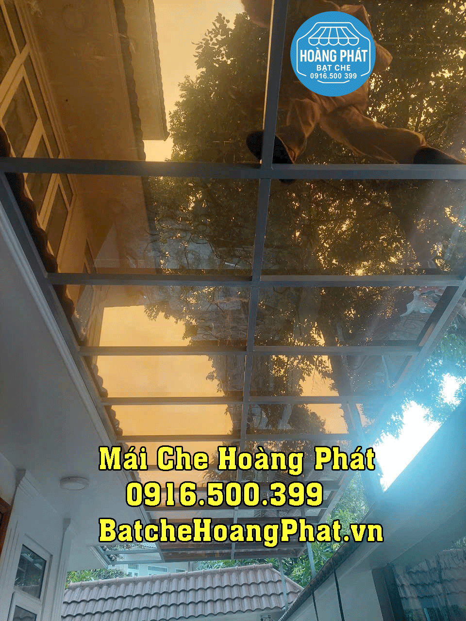 thi-cong-mai-che-poly